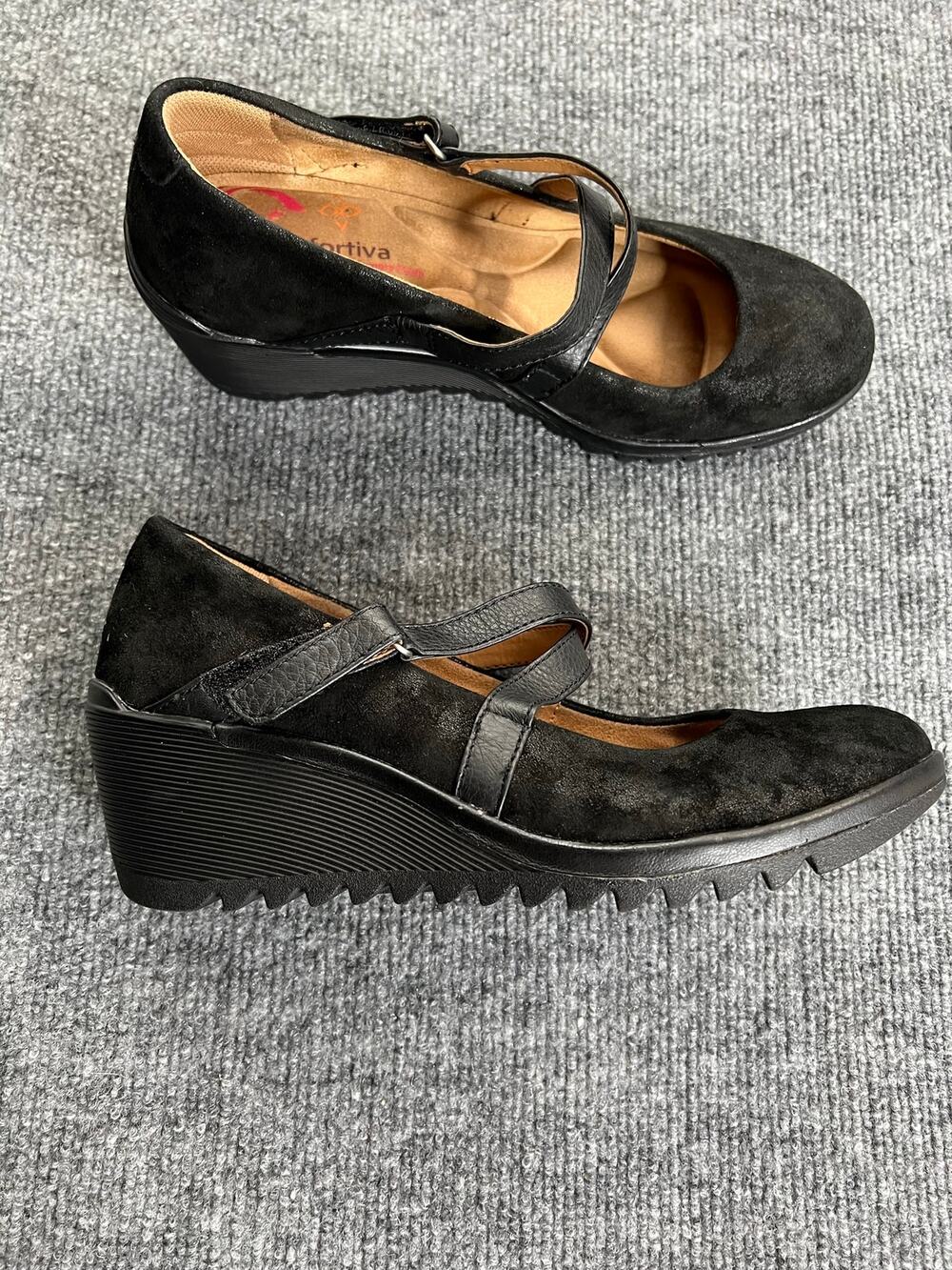 Comfortiva Black Shimmer Suede Criss Cross Mary Jane Wedges Women's Size 7.5